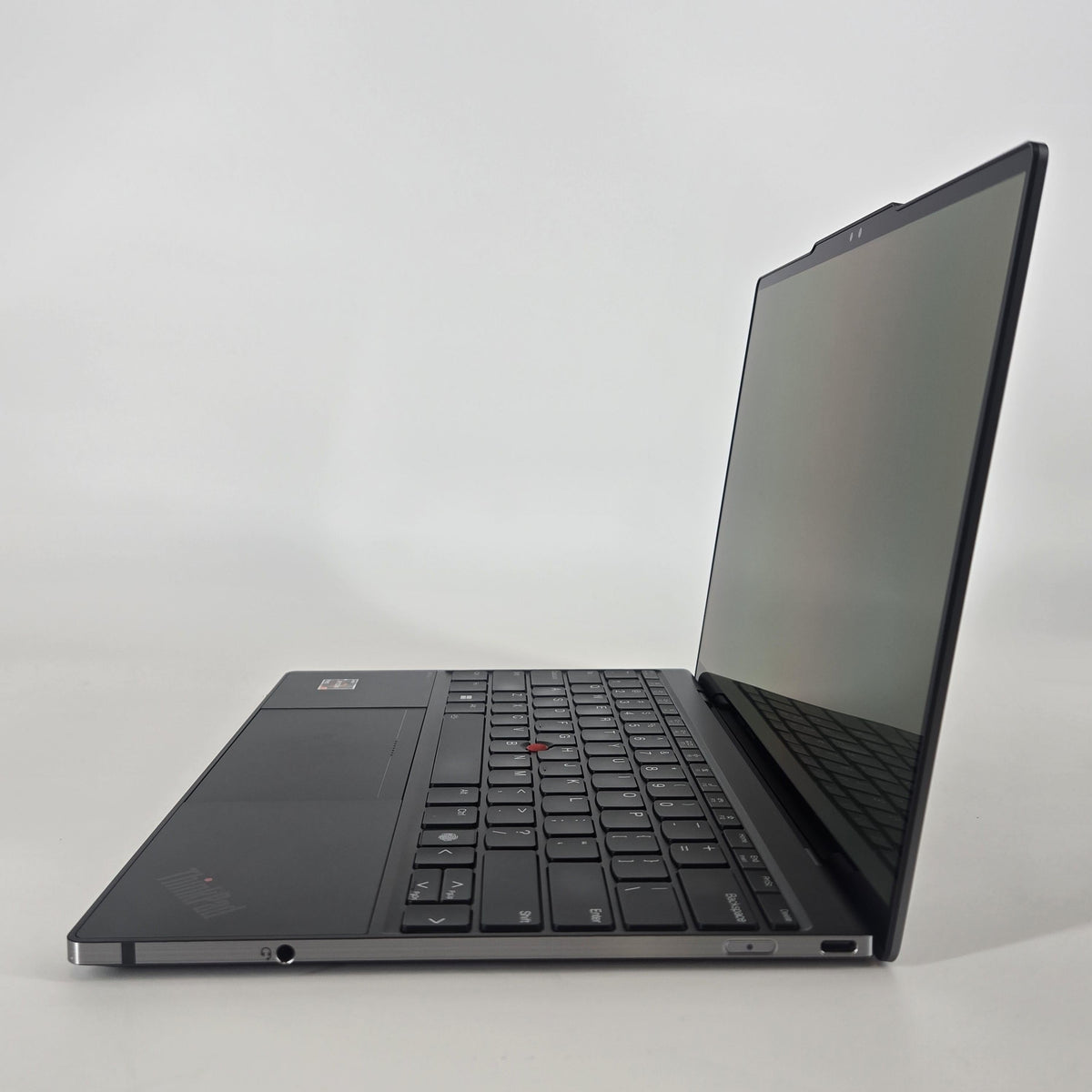 Lenovo ThinkPad Z13 Gen 2 Gray 3.3 GHz AMD Ryzen 7 Pro 7840U 32GB RAM 1TB Solid State Drive