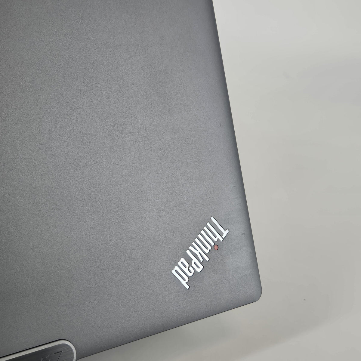 Lenovo ThinkPad Z13 Gen 2 Gray 3.3 GHz AMD Ryzen 7 Pro 7840U 32GB RAM 1TB Solid State Drive