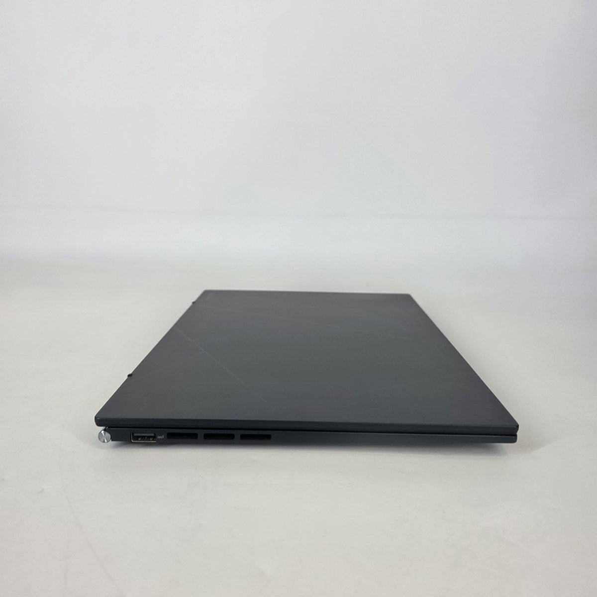 Asus Zenbook 14 Blue 1.9 GHz Intel Core i5 13th Gen. 16GB RAM 512GB Solid State Drive