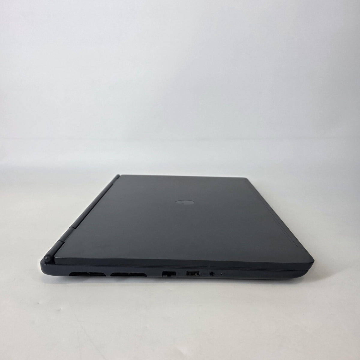 Dell Alienware 16X Aurora Interstellar Indigo 2.4 GHz Intel Core Ultra 7 Series 2 32GB RAM 1TB Solid State Drive NVIDIA GeForce RTX 5060 8 GB
