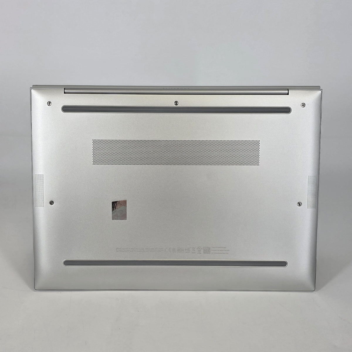 HP Elitebook 840 G9 14 Silver 1.8 GHz Intel Core i7 12th Gen. 32GB RAM 512GB Solid State Drive