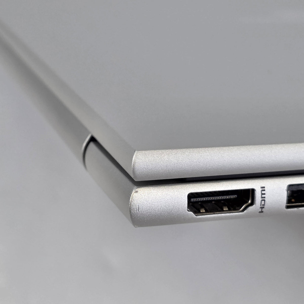 HP Elitebook 840 G9 14 Silver 1.8 GHz Intel Core i7 12th Gen. 32GB RAM 512GB Solid State Drive