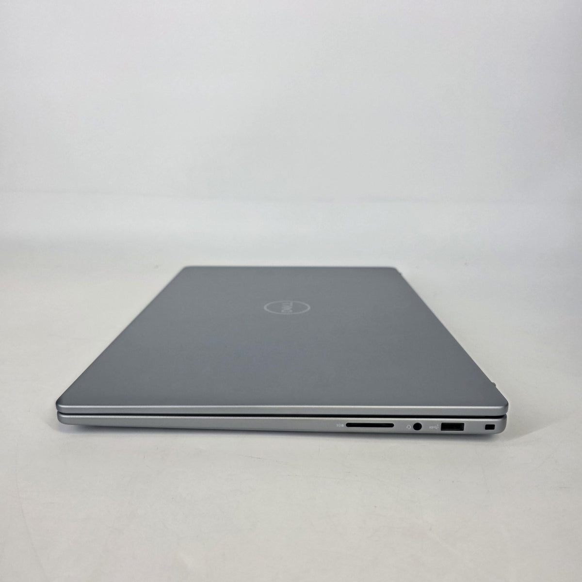 Inspiron 5640 16 Blue 1.8 GHz Intel Core 7 16GB RAM 1TB Solid State Drive