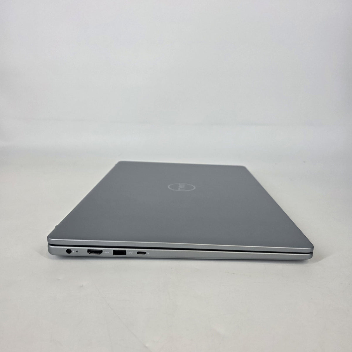 Inspiron 5640 16 Blue 1.8 GHz Intel Core 7 16GB RAM 1TB Solid State Drive