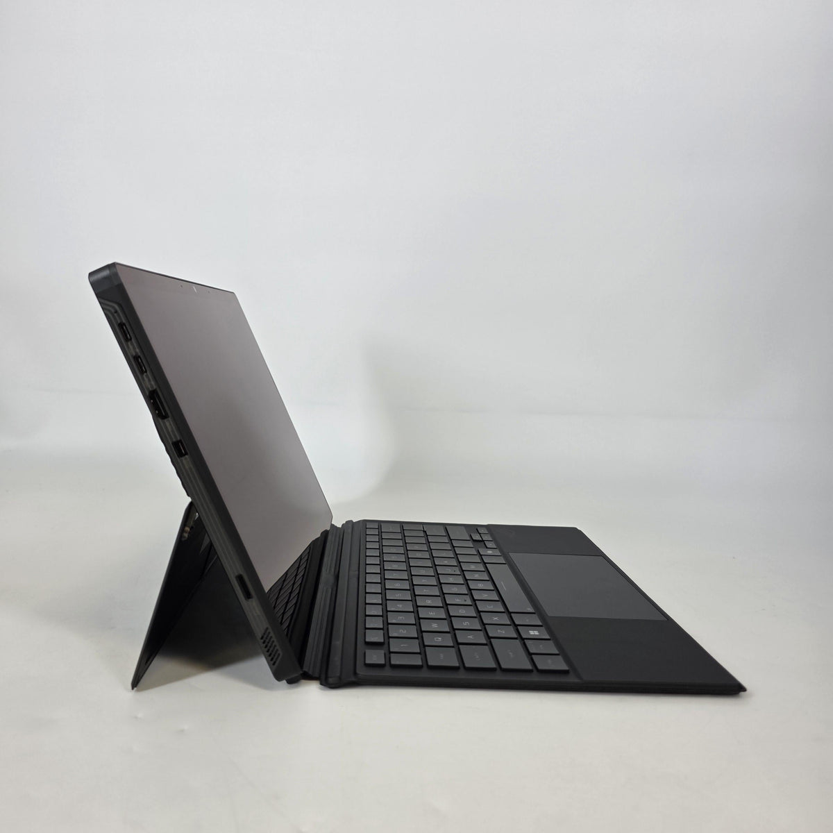 Asus ROG Flow Z13 GZ302 13.4 Black 3.2 GHz AMD Ryzen AI MAX 390 32GB RAM 1TB Solid State Drive