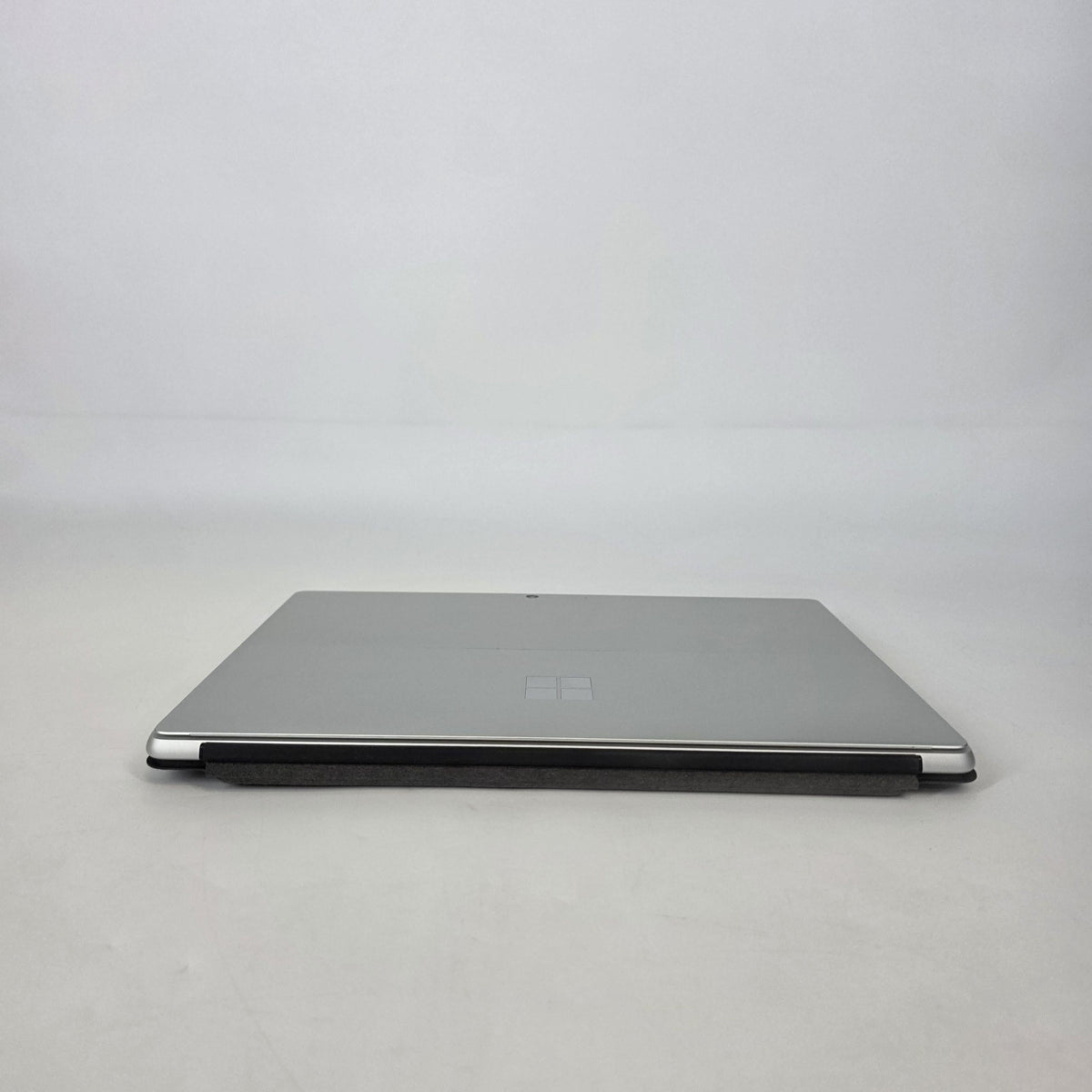 Surface Pro 9 13 Platinum WiFi 2.7 GHz Intel Core i7 12th Gen. 16GB RAM 256GB Solid State Drive