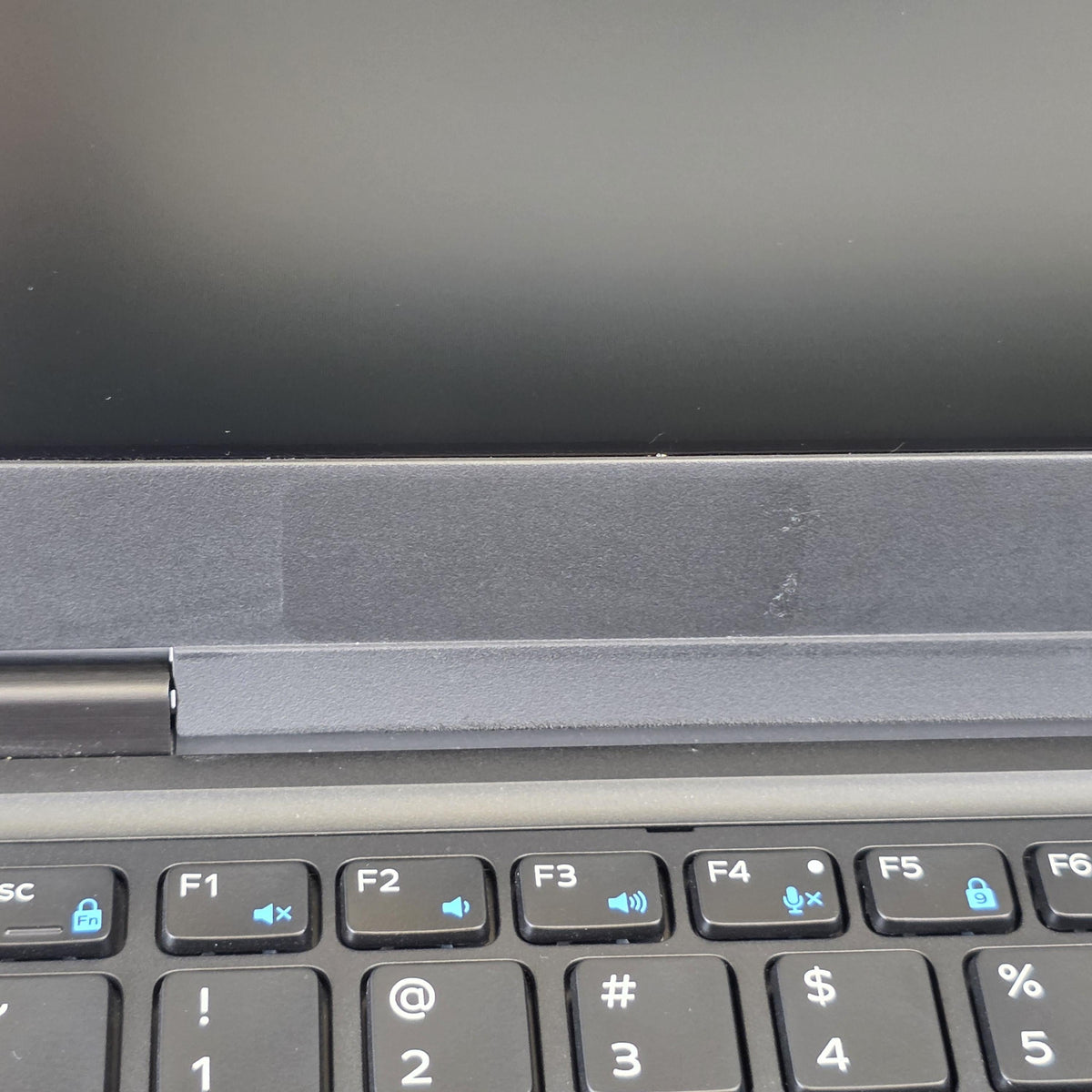 Dell Latitude 5490 14 Black 1.7 GHz Intel Core i5 8th Gen. 8GB RAM 256GB Solid State Drive