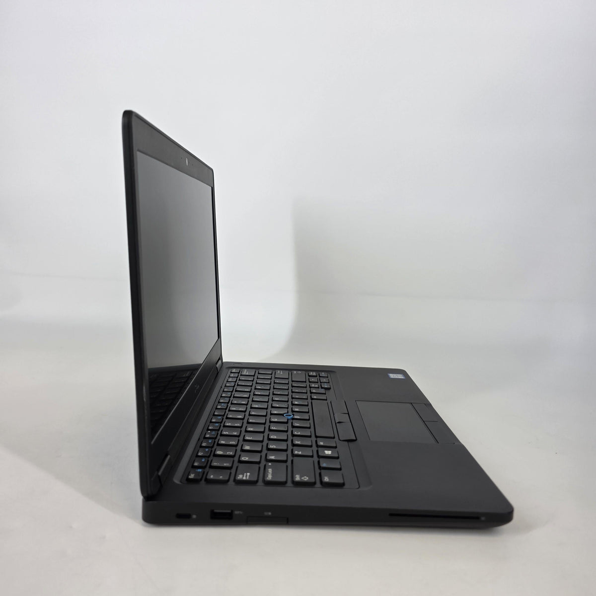 Dell Latitude 5490 14 Black 1.7 GHz Intel Core i5 8th Gen. 8GB RAM 256GB Solid State Drive