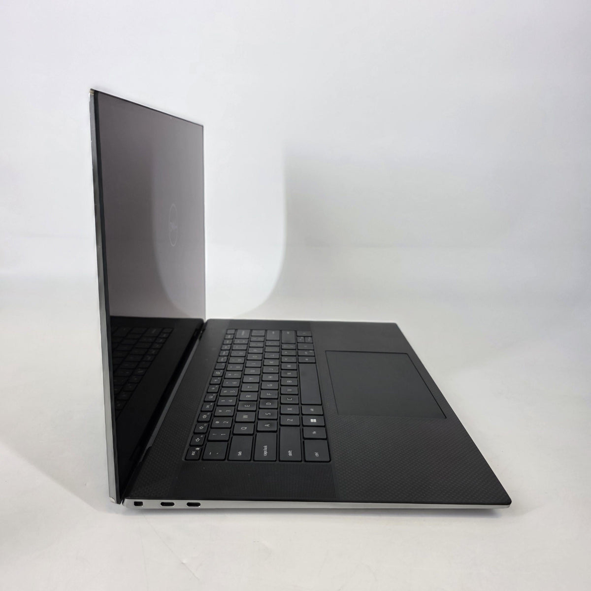 Dell Precision 5760 17 Gray 2.5 GHz Intel Core i7 11th Gen. 32GB RAM 512GB Solid State Drive NVIDIA RTX A2000 4 GB