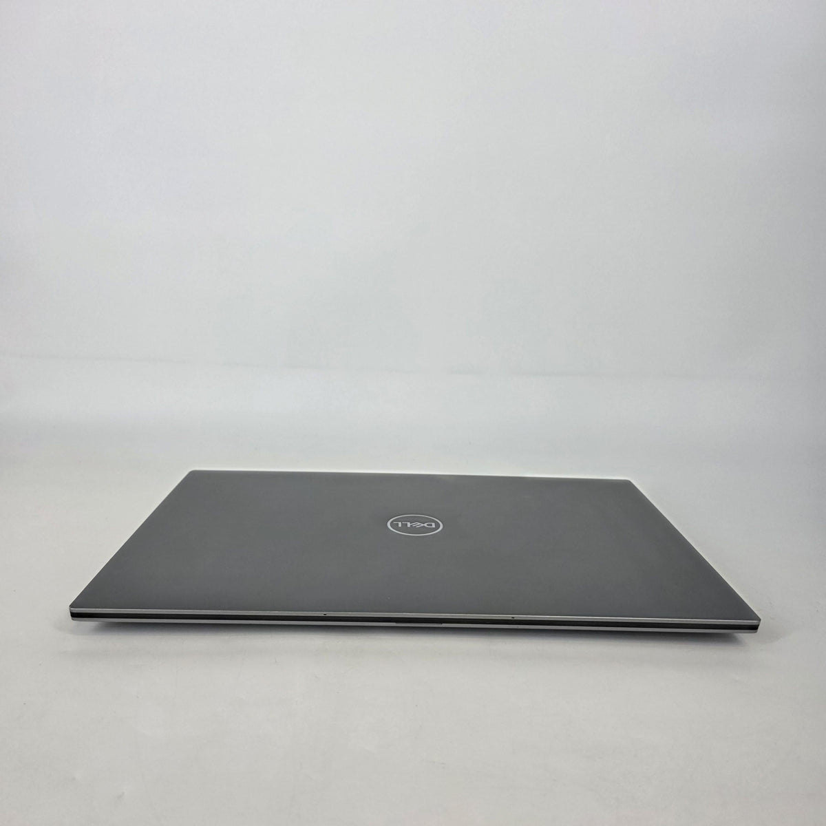 Dell Precision 5760 17 Gray 2.5 GHz Intel Core i7 11th Gen. 32GB RAM 512GB Solid State Drive NVIDIA RTX A2000 4 GB