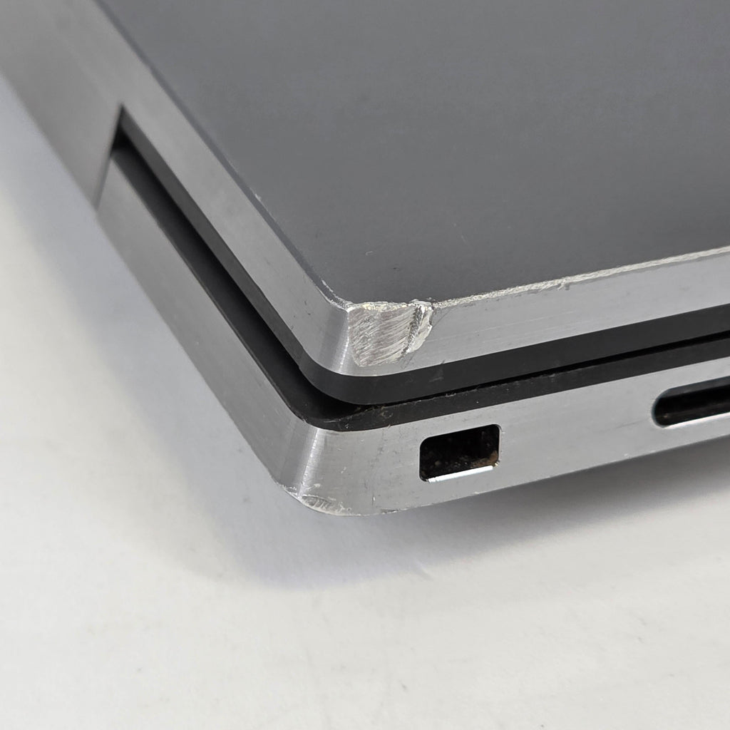 Dell Precision 5760 17 Gray 2.5 GHz Intel Core i7 11th Gen. 32GB RAM 512GB Solid State Drive NVIDIA RTX A2000 4 GB