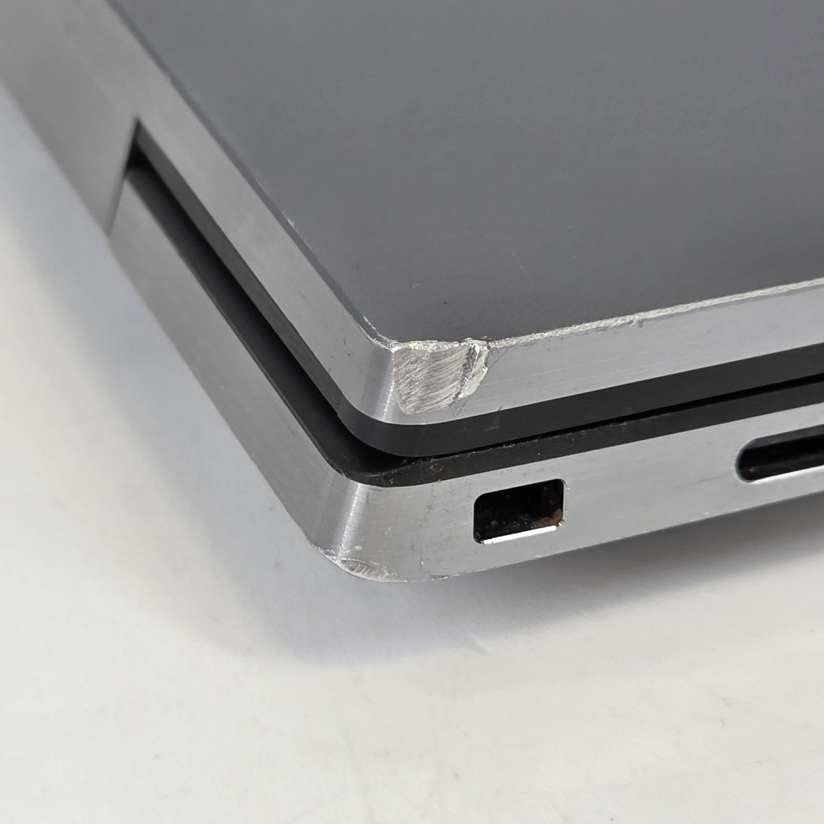 Dell Precision 5760 17 Gray 2.5 GHz Intel Core i7 11th Gen. 32GB RAM 512GB Solid State Drive NVIDIA RTX A2000 4 GB