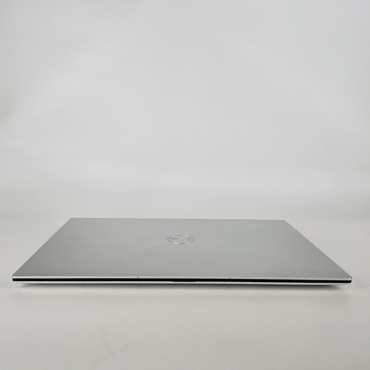 Dell XPS 17 9710 Silver 2.3 GHz Intel Core i7 11th Gen. 32GB RAM 512GB Solid State Drive NVIDIA GeForce RTX 3050 4 GB