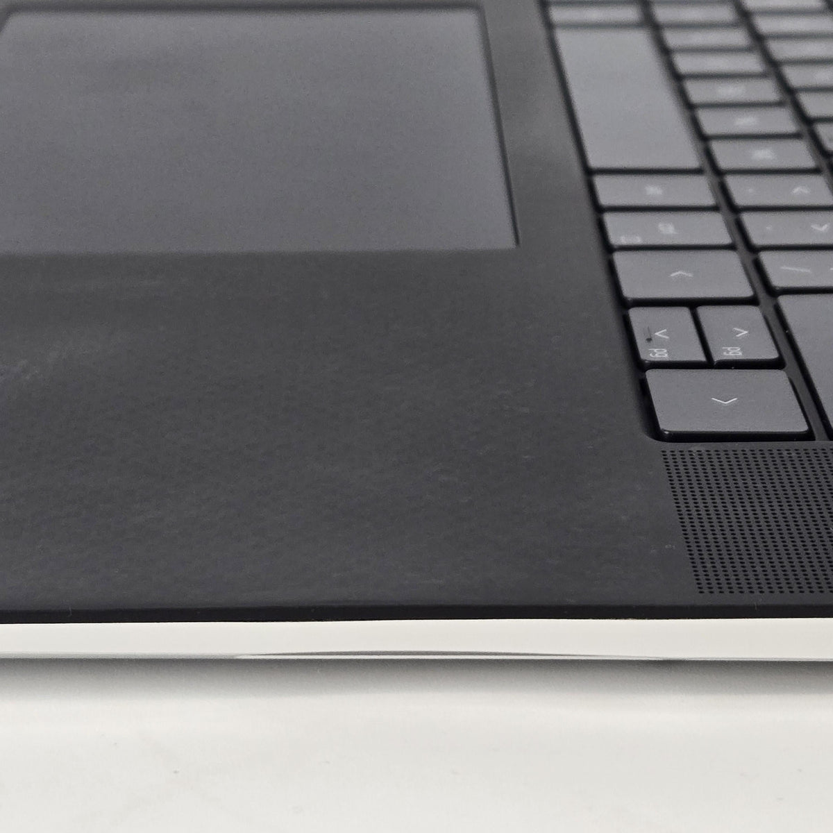 Dell XPS 17 9710 Silver 2.3 GHz Intel Core i7 11th Gen. 32GB RAM 512GB Solid State Drive NVIDIA GeForce RTX 3050 4 GB