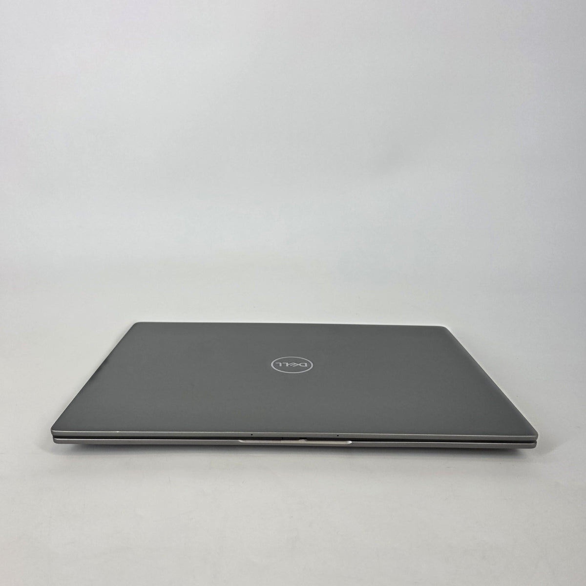 Dell Latitude 7450 14 Gray 3.8 GHz Intel Core Ultra 7 32GB RAM 256GB Solid State Drive