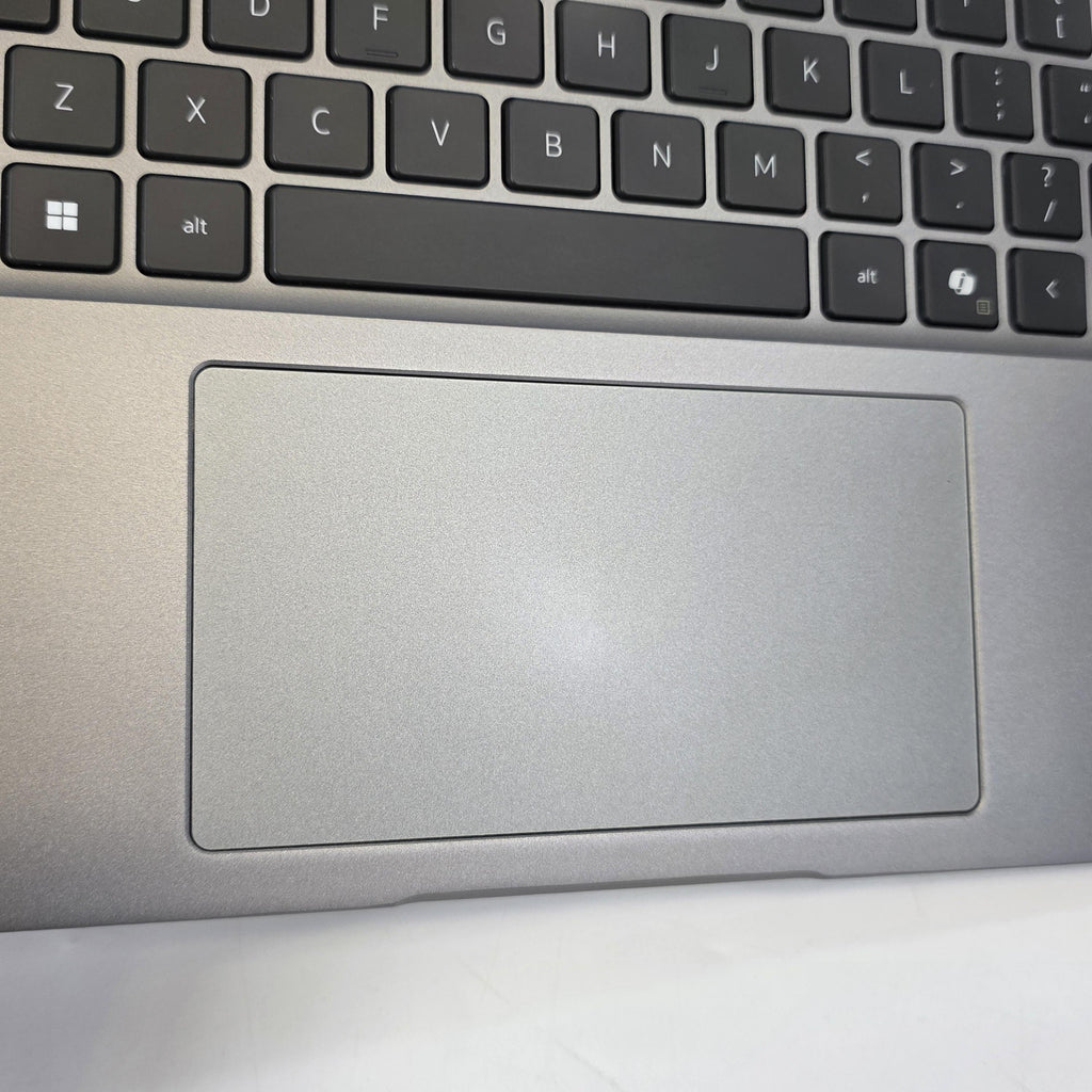 Dell Latitude 7450 14 Gray 3.8 GHz Intel Core Ultra 7 32GB RAM 256GB Solid State Drive