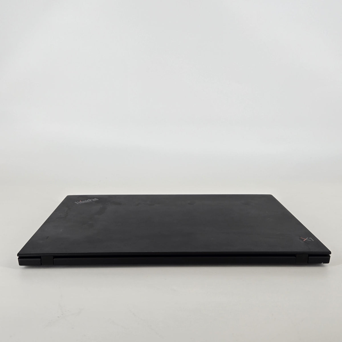 Lenovo ThinkPad X1 Carbon Gen 7 14 Black 1.8 GHz Intel Core i7 8th Gen. 16GB RAM 256GB Solid State Drive