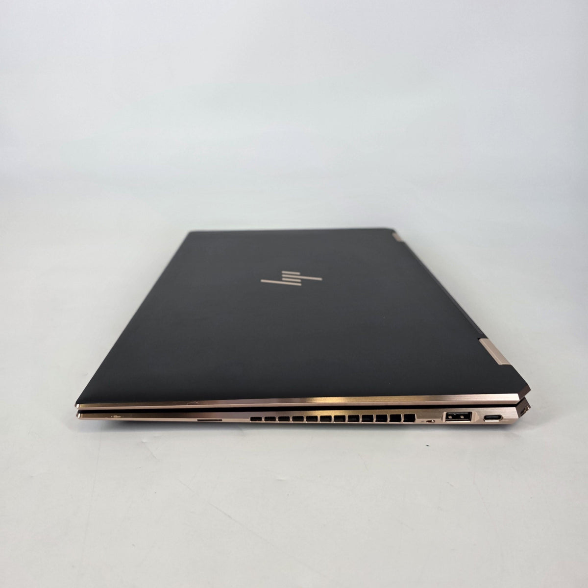 HP Spectre 15 x360 Black 2.6 GHz Intel Core i7 10th Gen. 16GB RAM 1TB Solid State Drive NVIDIA GeForce GTX 1650 Ti 4 GB