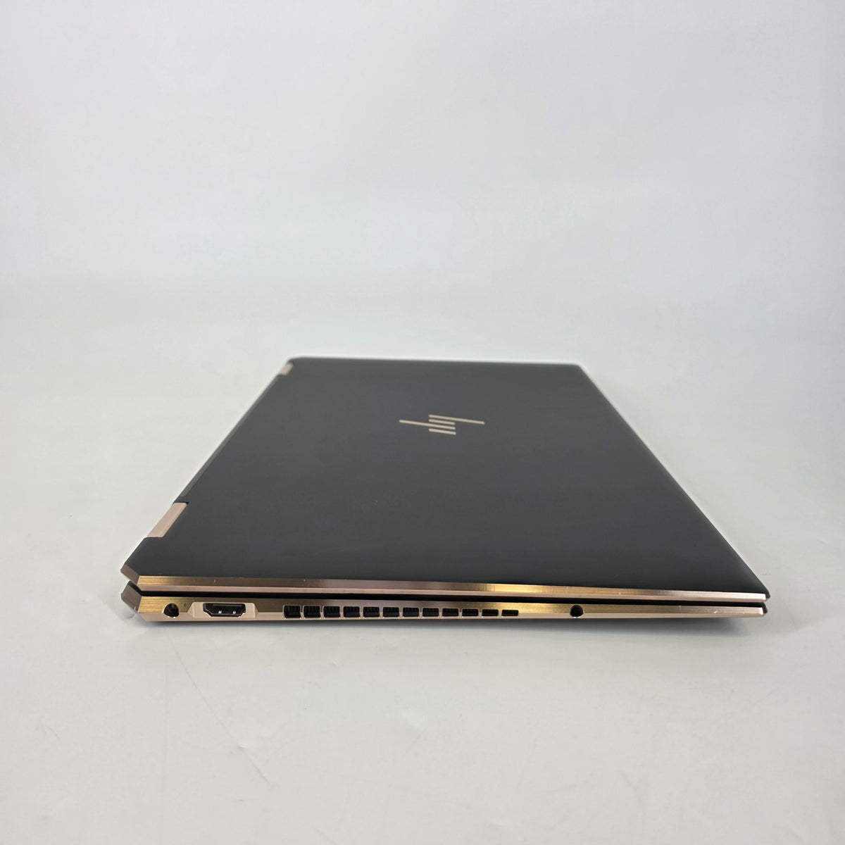 HP Spectre 15 x360 Black 2.6 GHz Intel Core i7 10th Gen. 16GB RAM 1TB Solid State Drive NVIDIA GeForce GTX 1650 Ti 4 GB