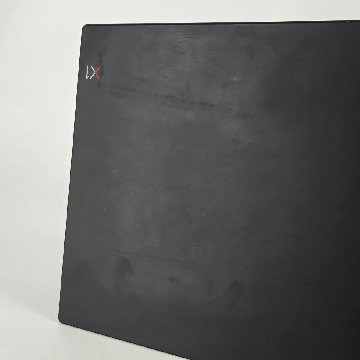 Lenovo ThinkPad X1 Carbon Gen 7 14 Black 1.8 GHz Intel Core i7 8th Gen. 16GB RAM 256GB Solid State Drive