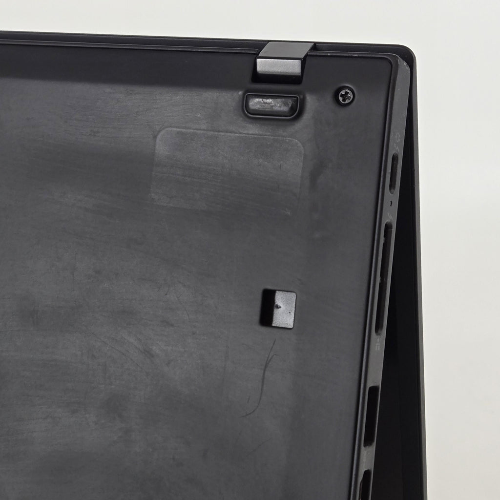 Lenovo ThinkPad X1 Carbon Gen 7 14 Black 1.8 GHz Intel Core i7 8th Gen. 16GB RAM 256GB Solid State Drive