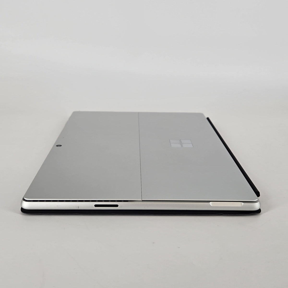 Surface Pro 9 13 Platinum WiFi 2.7 GHz Intel Core i7 12th Gen. 16GB RAM 256GB Solid State Drive