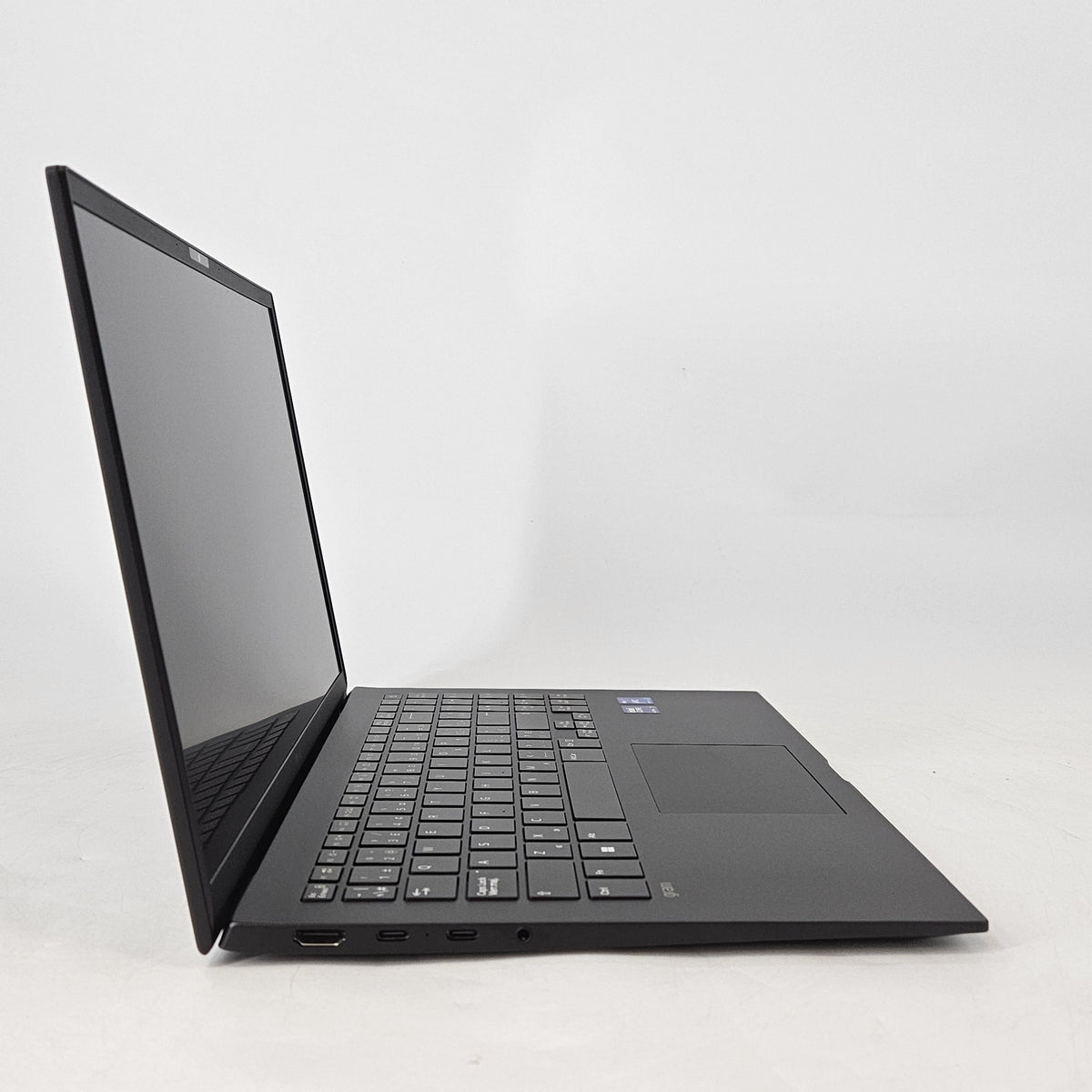 LG Gram SuperSlim 15 Blue 1.4 GHz Intel Core Ultra 7 16GB RAM 1TB Solid State Drive