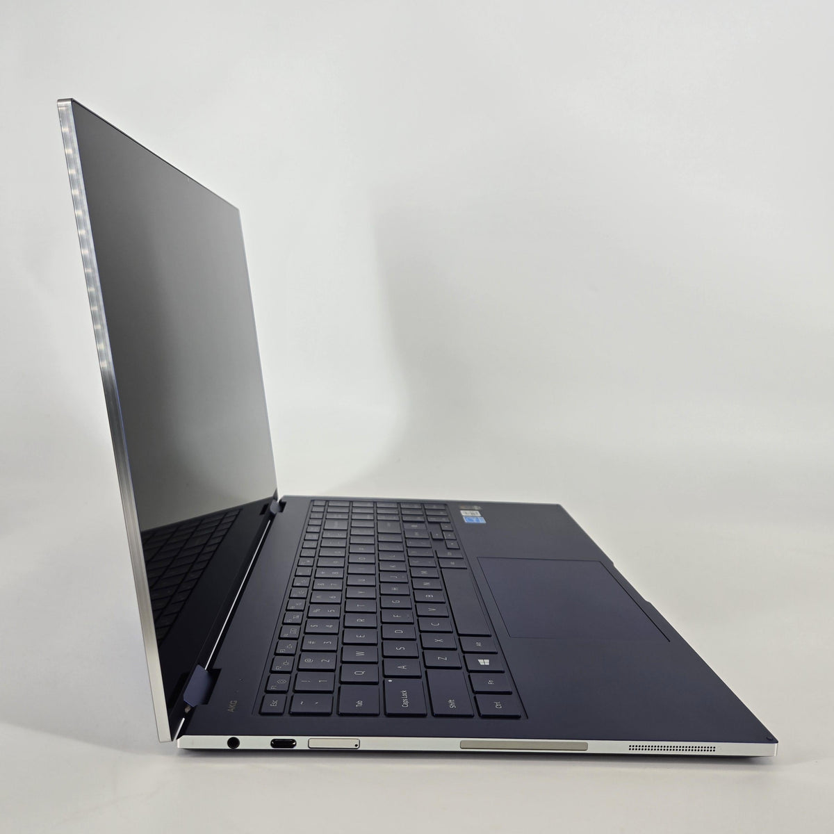 Galaxy Book Flex 15.6 Blue 1.3 GHz Intel Core i7 10th Gen. 12GB RAM 512GB Solid State Drive