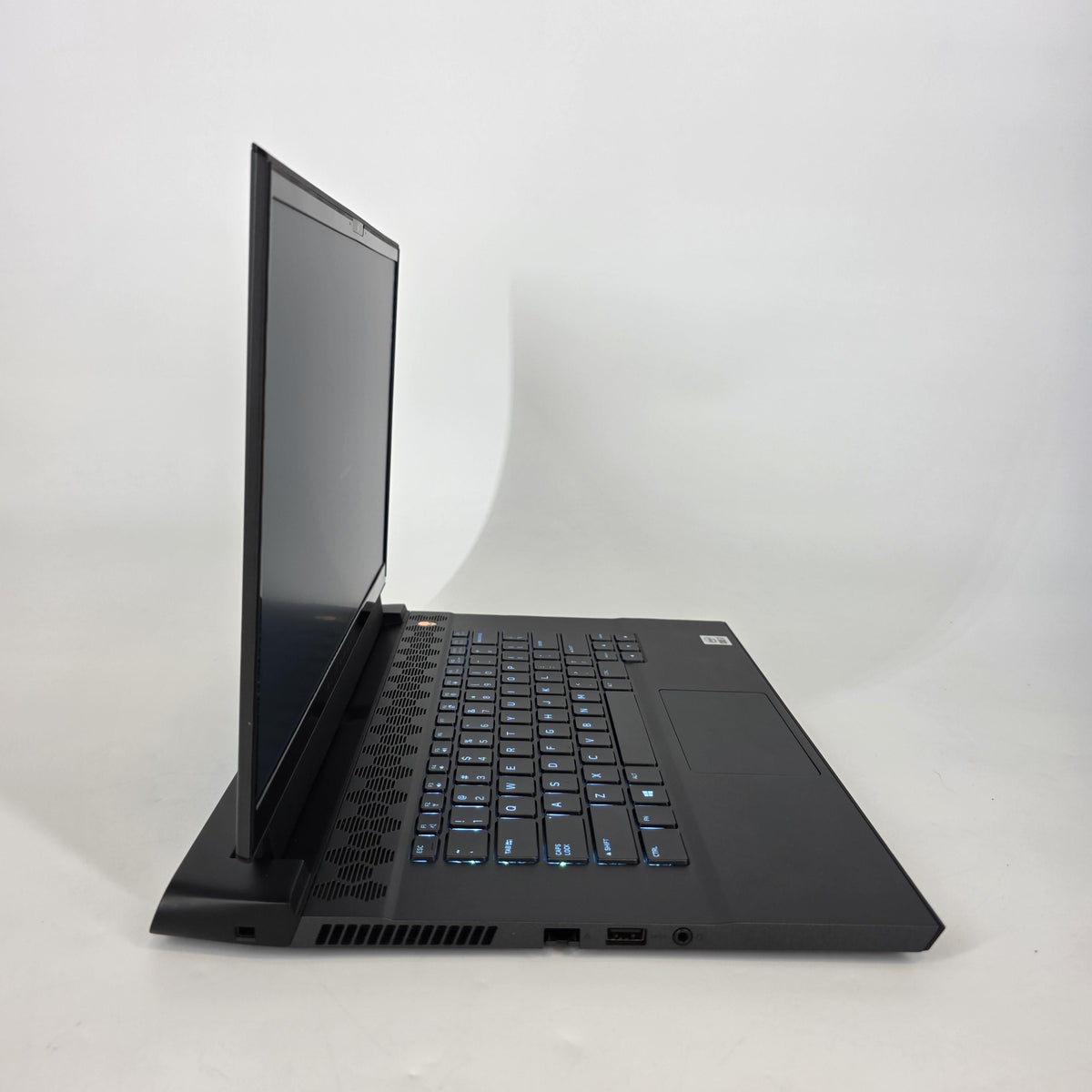 Dell Alienware m15 R4 Black 2.2 GHz Intel Core i7 10th Gen. 16GB RAM 1TB Solid State Drive 1TB Solid State Drive NVIDIA GeForce RTX 3070 8 GB