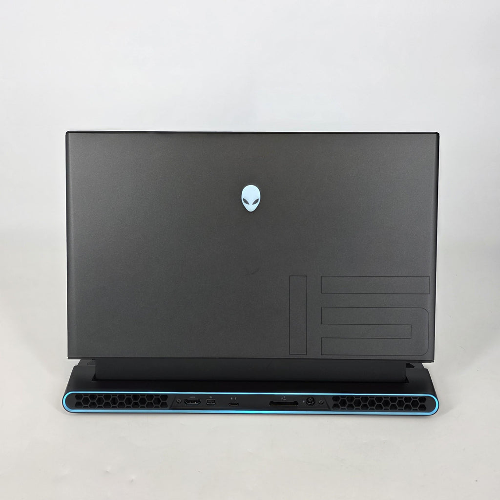 Dell Alienware m15 R4 Black 2.2 GHz Intel Core i7 10th Gen. 16GB RAM 1TB Solid State Drive 1TB Solid State Drive NVIDIA GeForce RTX 3070 8 GB