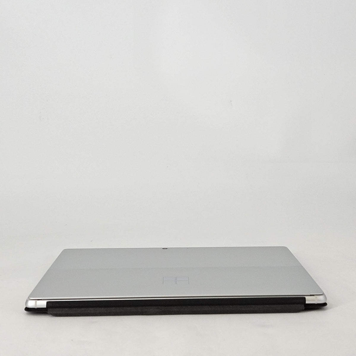 Microsoft Surface Pro 10 13 Silver Unlocked 2.1 GHz Intel Core Ultra 7 32GB RAM 512GB Solid State Drive