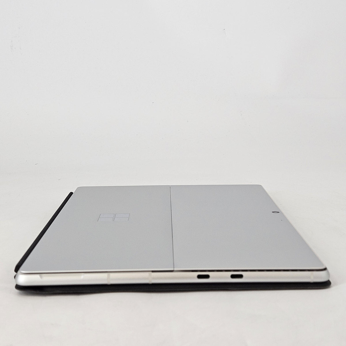 Microsoft Surface Pro 10 13 Silver Unlocked 2.1 GHz Intel Core Ultra 7 32GB RAM 512GB Solid State Drive