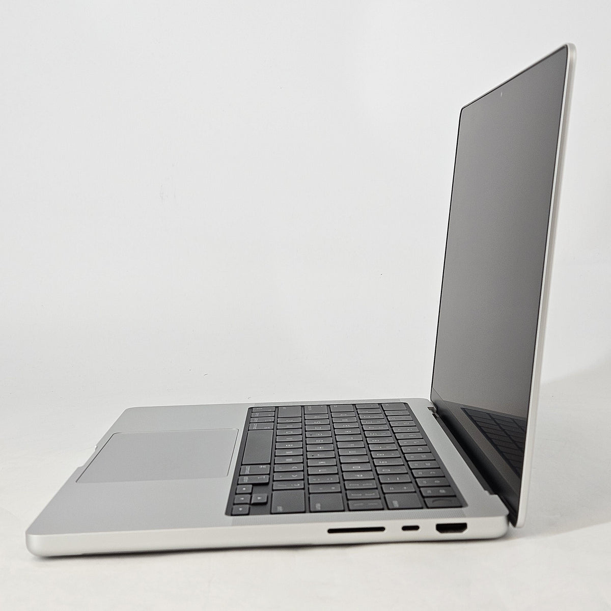 Apple MacBook Pro 14 2024 Silver M4 10-Core CPU 32GB Unified Memory 1TB Solid State Drive 10-Core GPU