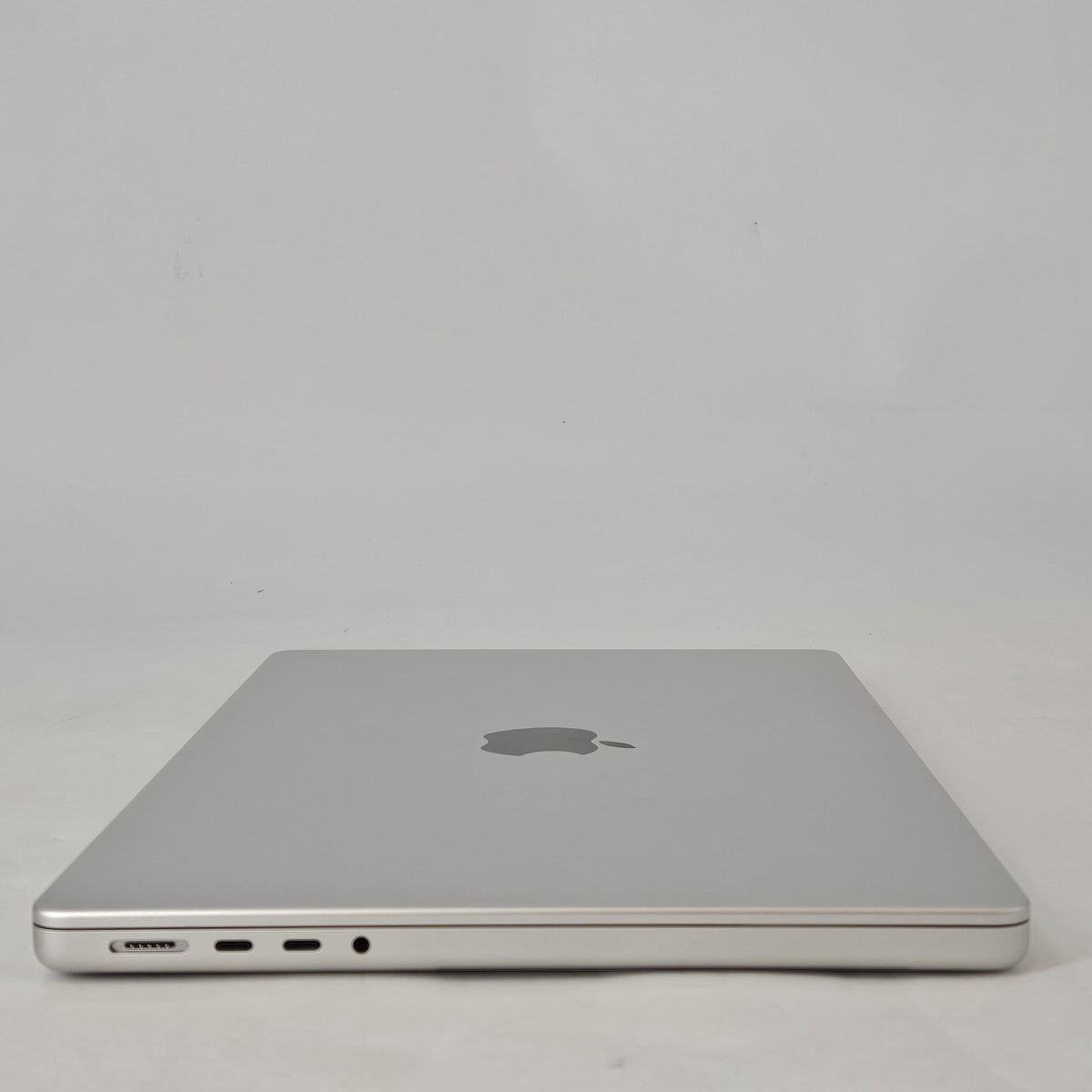 Apple MacBook Pro 14 2024 Silver M4 10-Core CPU 32GB Unified Memory 1TB Solid State Drive 10-Core GPU