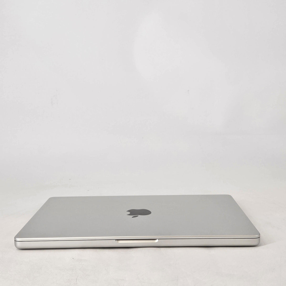 Apple MacBook Pro 14 2024 Silver M4 10-Core CPU 32GB Unified Memory 1TB Solid State Drive 10-Core GPU