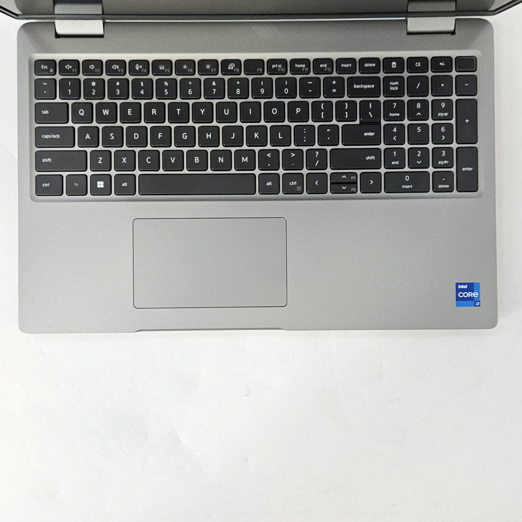 Dell Latitude 5540 15.6 Silver 1.7 GHz Intel Core i7 13th Gen. 16GB RAM 512GB Solid State Drive