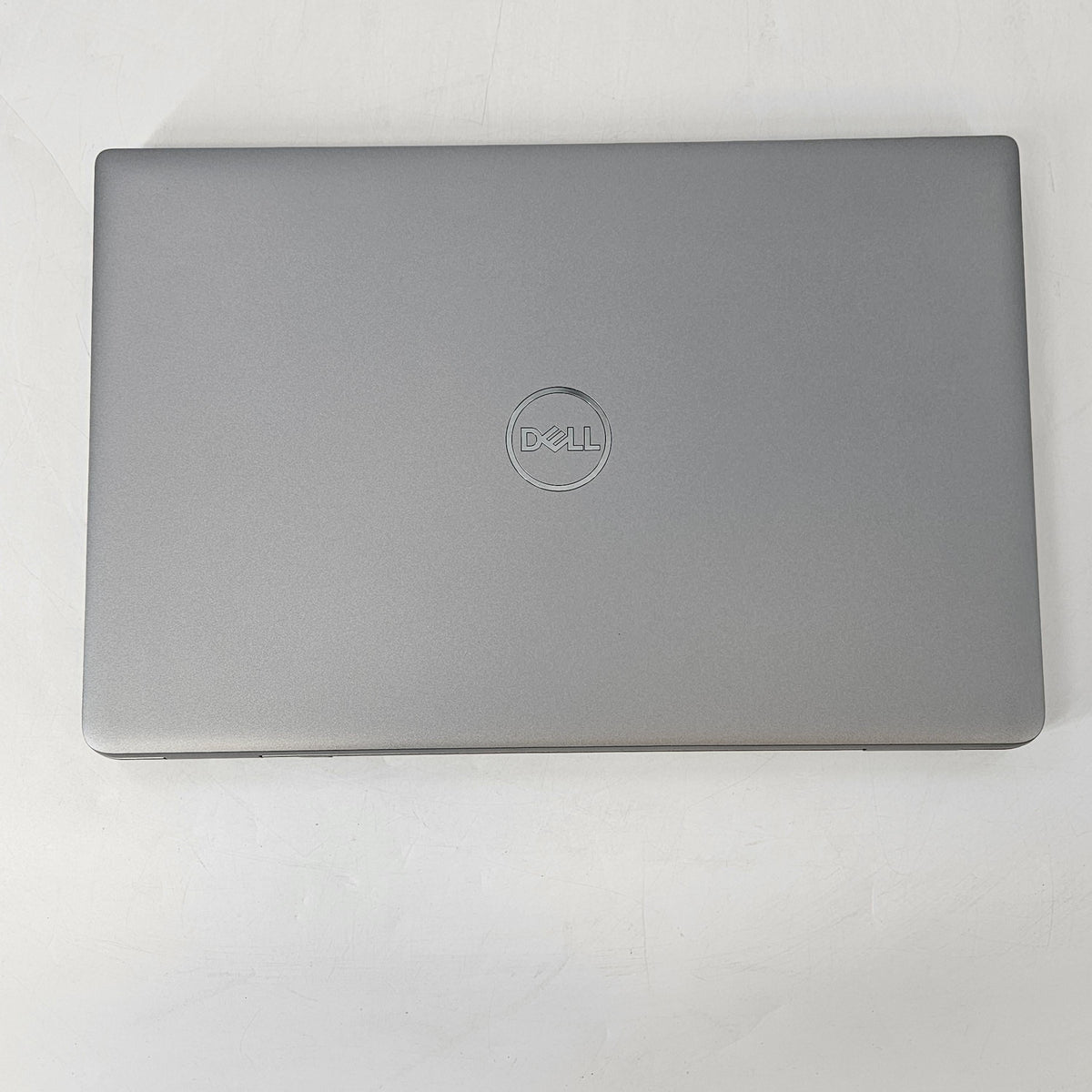 Dell Latitude 5540 15.6 Silver 1.7 GHz Intel Core i7 13th Gen. 16GB RAM 512GB Solid State Drive