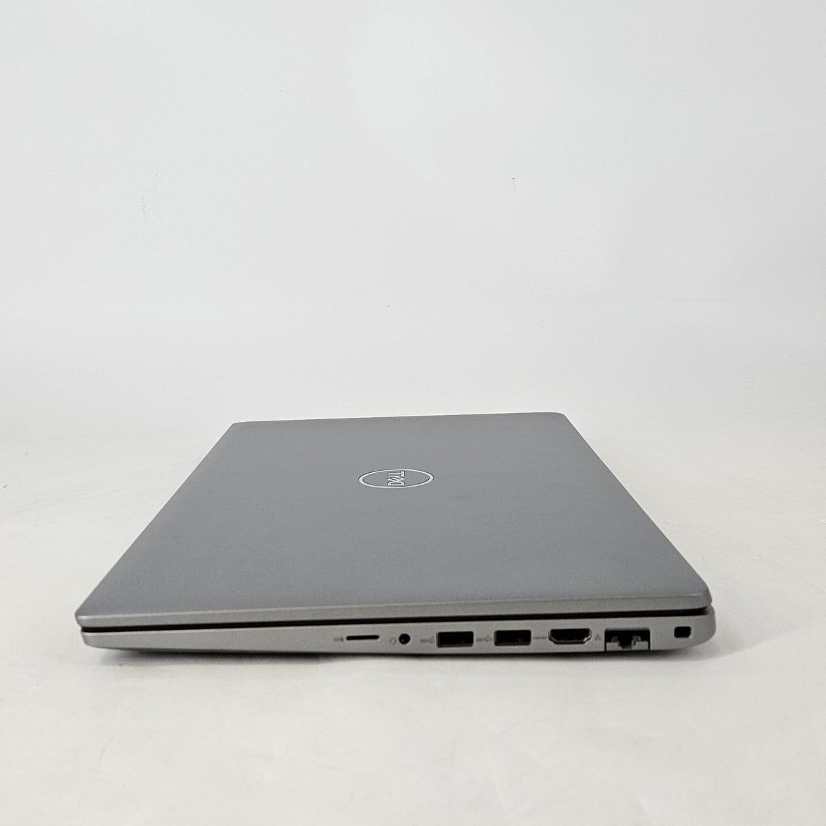 Dell Latitude 5540 15.6 Silver 1.7 GHz Intel Core i7 13th Gen. 16GB RAM 512GB Solid State Drive