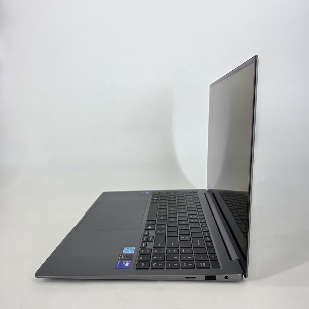 Samsung Galaxy Book5 Pro 16 Gray 2.2 GHz Intel Core Ultra 7 Series 2 16GB RAM 1TB Solid State Drive