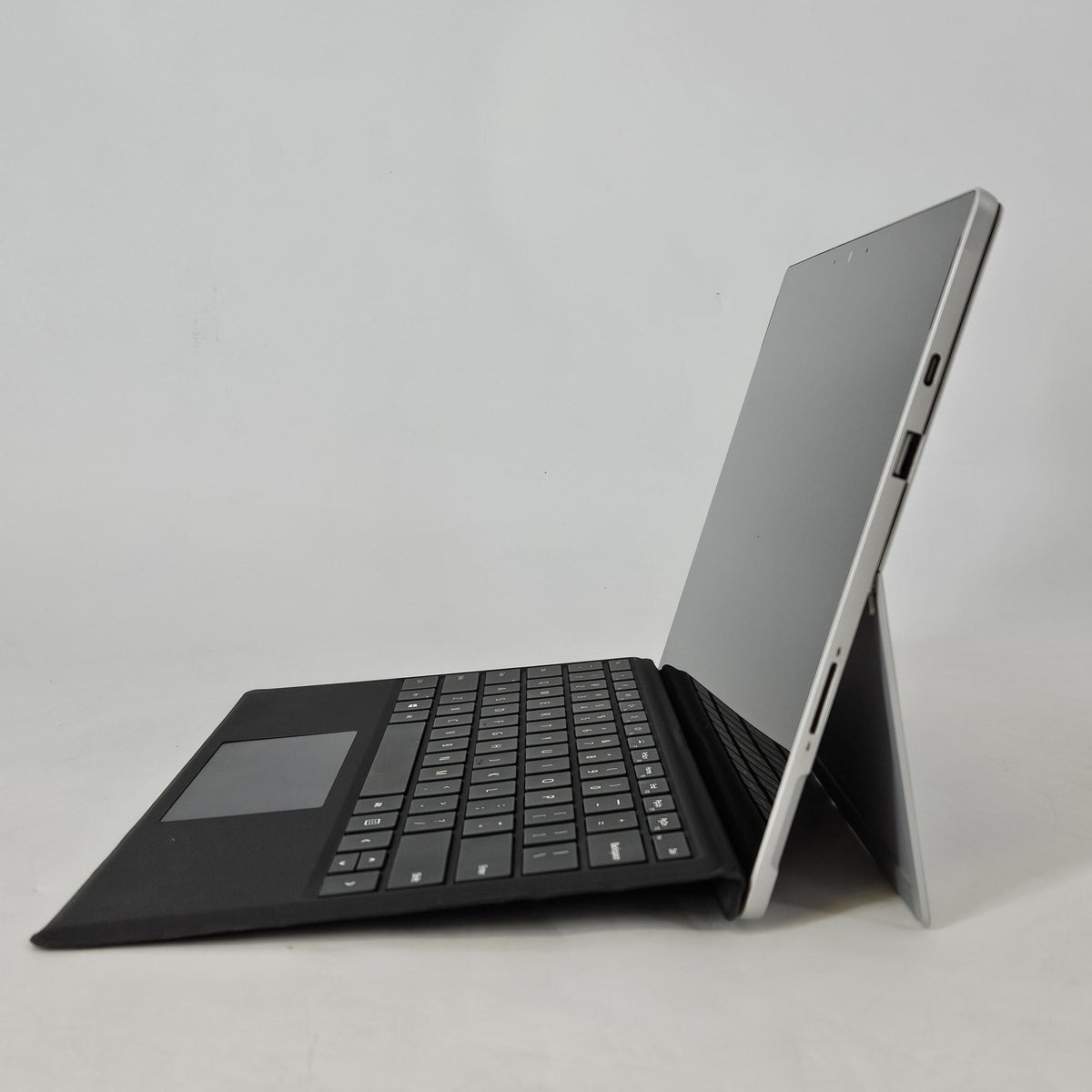 Surface Pro 7 Plus 12.3 Silver Unlocked 2.4 GHz Intel Core i5 11th Gen. 16GB RAM 256GB Solid State Drive