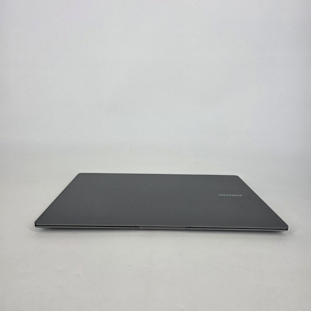 Samsung Galaxy Book5 Pro 16 Gray 2.2 GHz Intel Core Ultra 7 Series 2 16GB RAM 1TB Solid State Drive