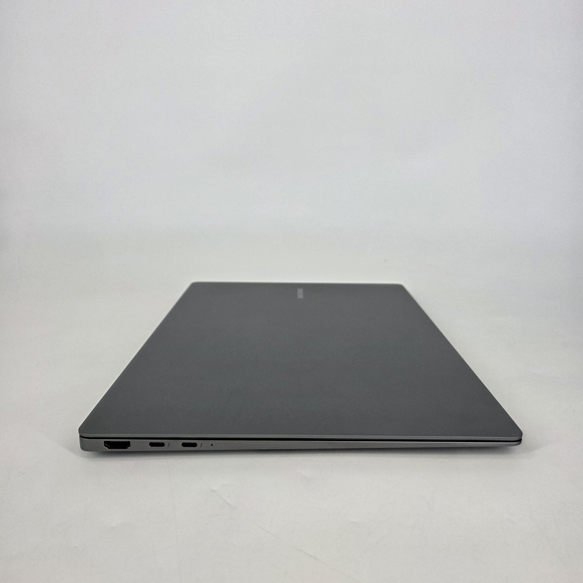 Samsung Galaxy Book5 Pro 16 Gray 2.2 GHz Intel Core Ultra 7 Series 2 16GB RAM 1TB Solid State Drive