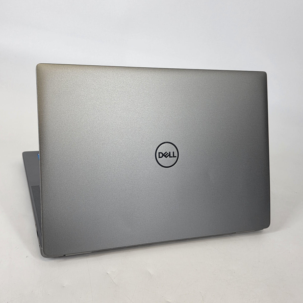 Dell Latitude 7340 13.3 Gray 1.6 GHz Intel Core i5 13th Gen. 16GB RAM 256GB Solid State Drive