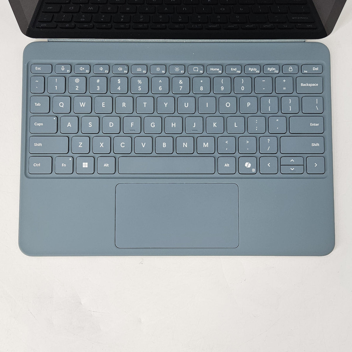 Surface Pro 12 Silver WiFi 3.3 GHz Qualcomm Snapdragon X Plus 16GB RAM 256GB UniversalFlashStorage