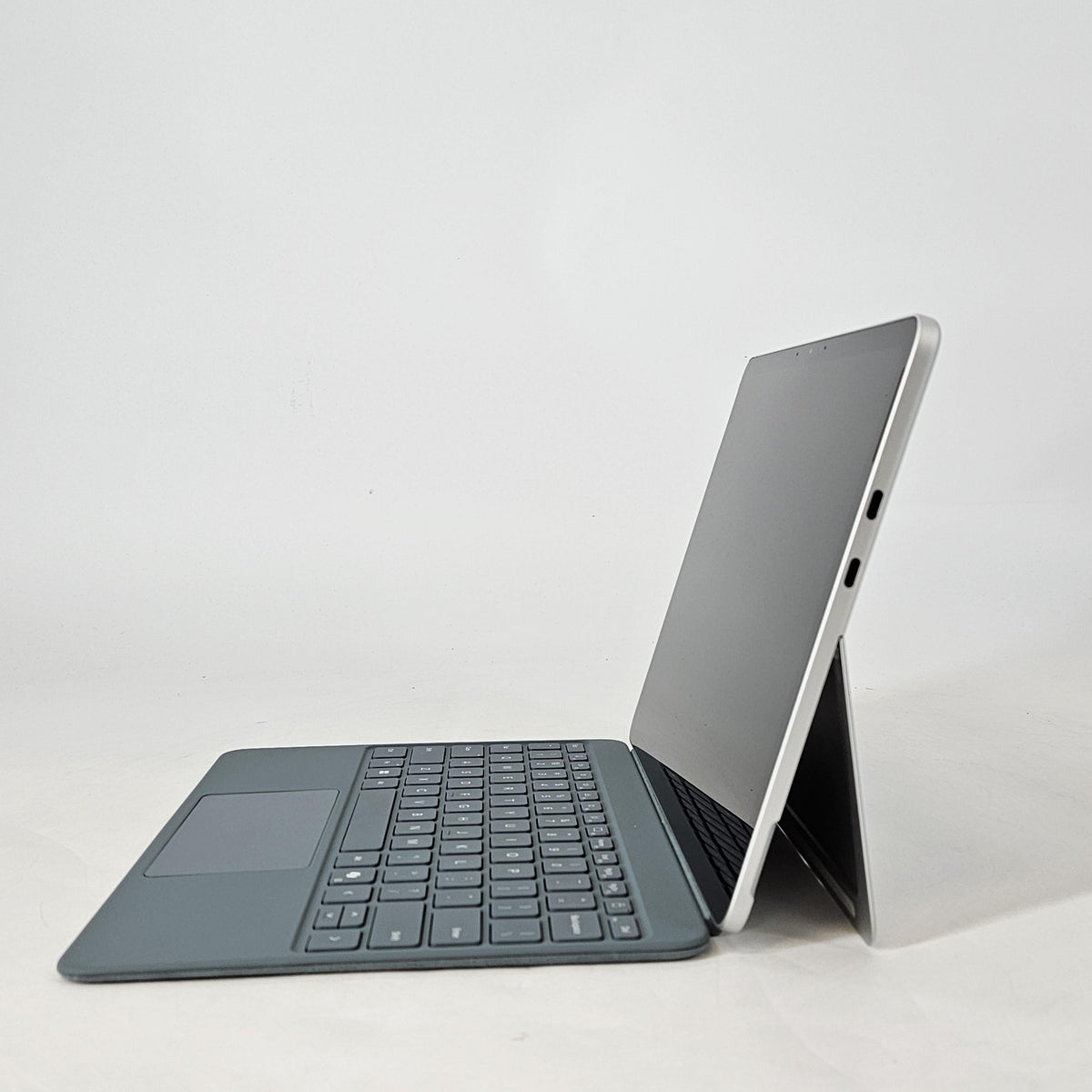Surface Pro 12 Silver WiFi 3.3 GHz Qualcomm Snapdragon X Plus 16GB RAM 256GB UniversalFlashStorage