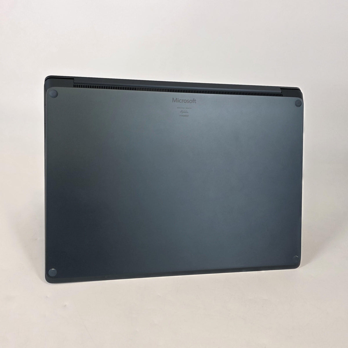 Microsoft Surface Laptop 1 13.5 Blue 2.5 GHz Intel Core i7 7th Gen. 8GB RAM 256GB Solid State Drive
