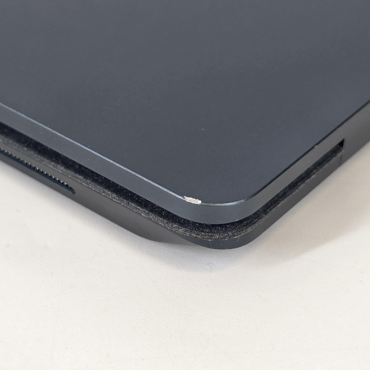 Microsoft Surface Laptop 1 13.5 Blue 2.5 GHz Intel Core i7 7th Gen. 8GB RAM 256GB Solid State Drive
