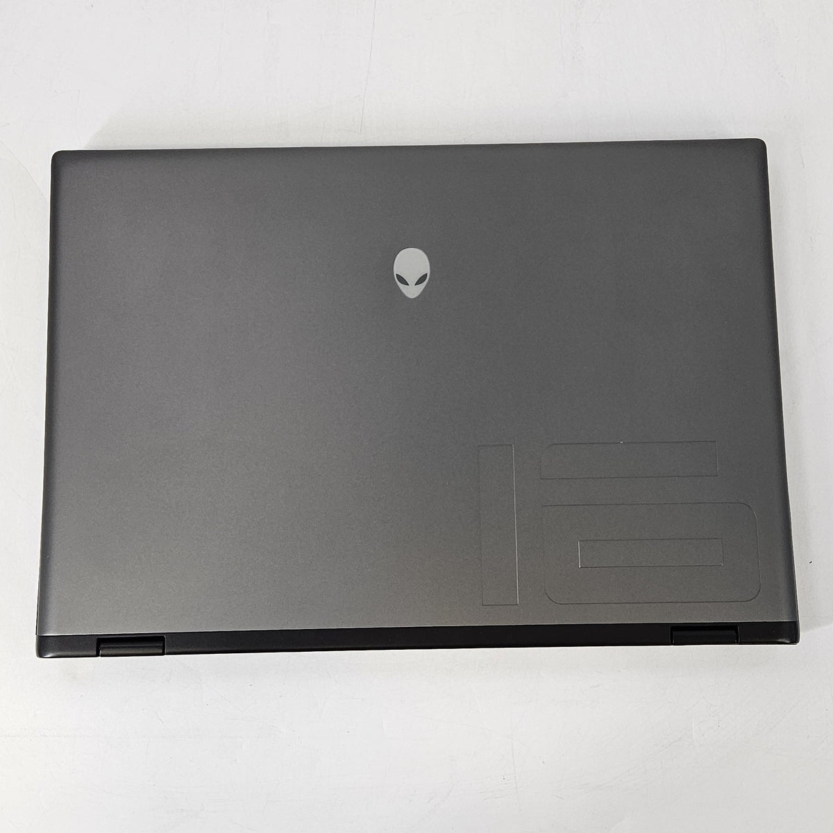 Dell Alienware M16 R2 Black 1.4 GHz Intel Core Ultra 7 16GB RAM 1TB Solid State Drive NVIDIA GeForce RTX 4070 8 GB