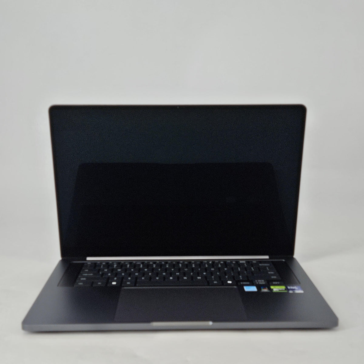 Galaxy Book6 Ultra 16 Gray 1.9 GHz Intel Core Ultra 7 Series 3 32GB RAM 1TB Solid State Drive NVIDIA GeForce RTX 5060 8 GB