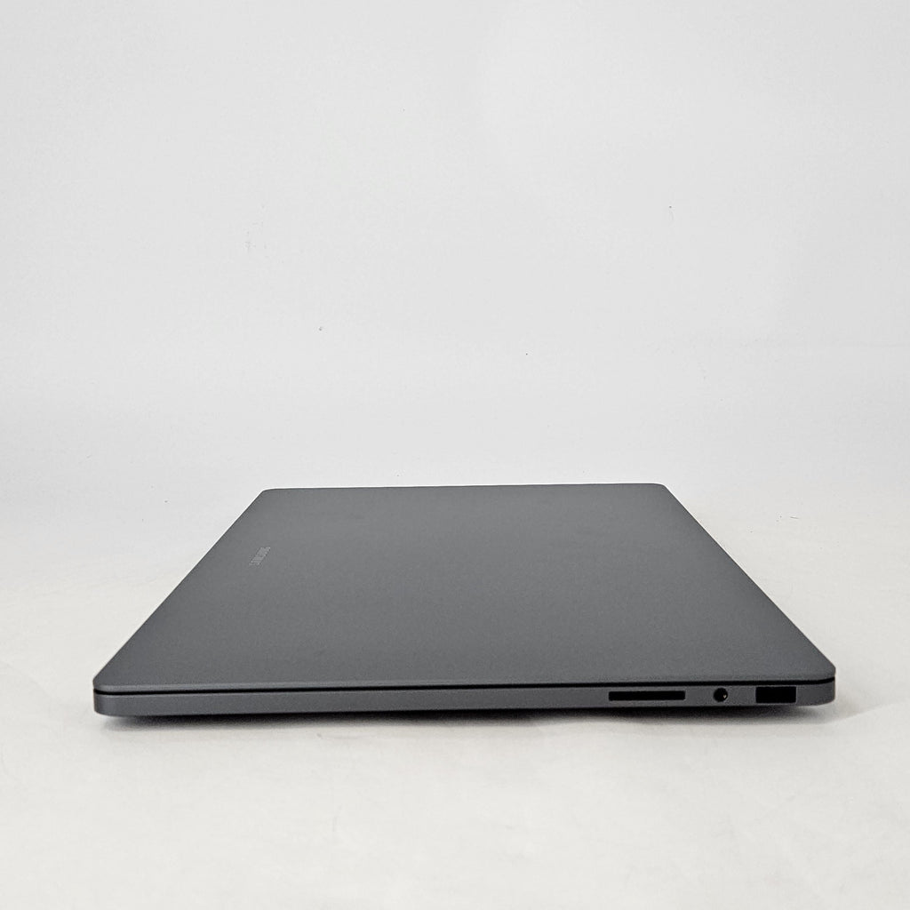 Galaxy Book6 Ultra 16 Gray 1.9 GHz Intel Core Ultra 7 Series 3 32GB RAM 1TB Solid State Drive NVIDIA GeForce RTX 5060 8 GB